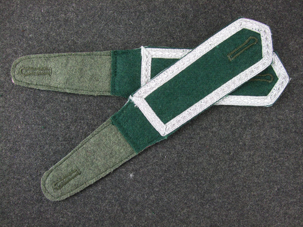 WW2 German Pre-War Early Shoulder Boards Sergeant Pair Dark Green